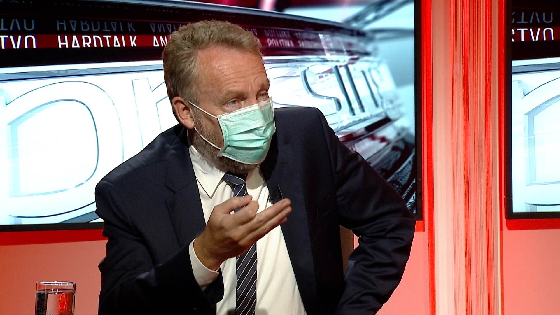 Izetbegović: Evo ja u ovih šest mjeseci živim od nekih 8000 KM