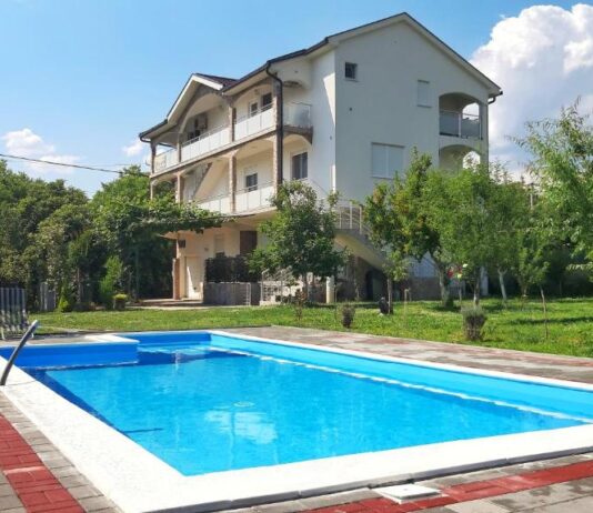 Izdaju se apartmani u prelijepoj Villa Mimoza Blagaj