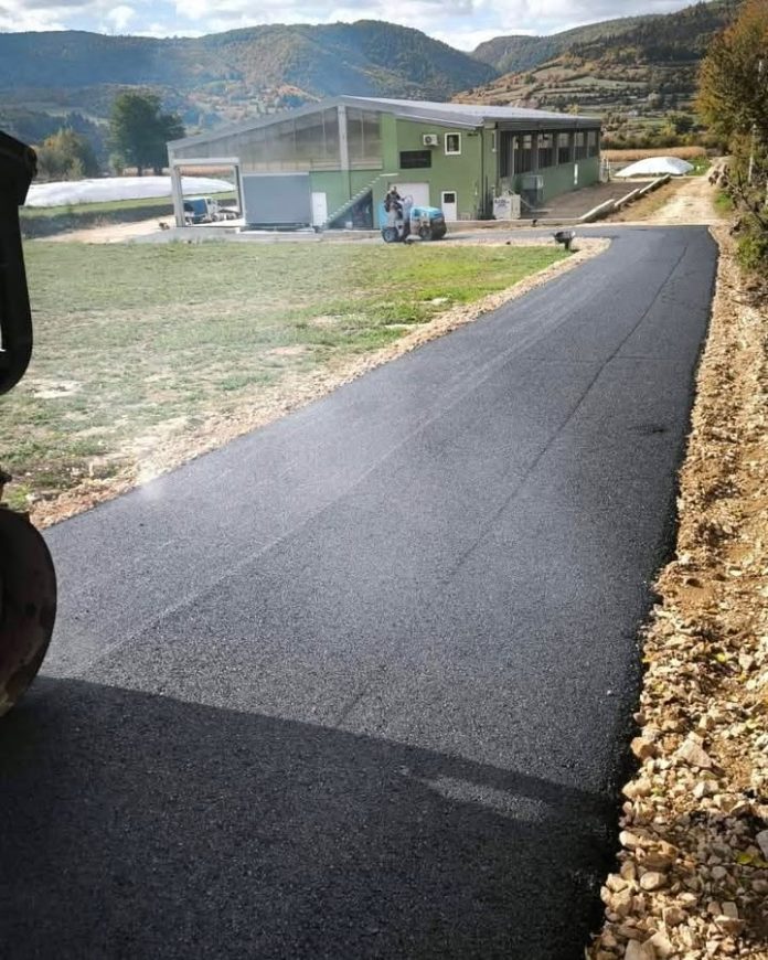 📌Završen projekat asfaltiranja lokalnih puteva u MZ Gračanica‼️ 👏 ➡️U ok... - Image 1