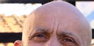 Azem priča nove anegdote, renovira kuću, morate vidjeti kakav je luster …